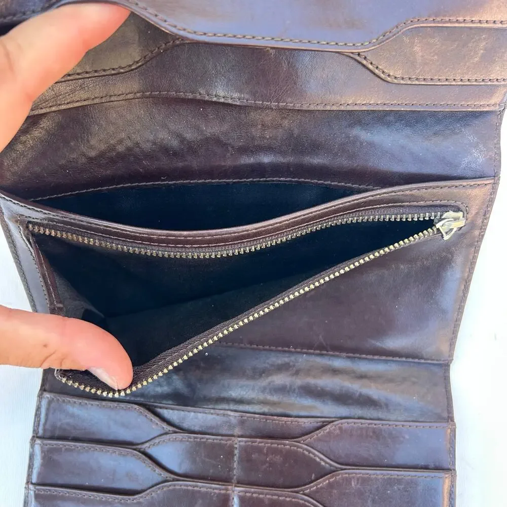 Hugo Boss Vintage Brown Croc-Embossed Tri-Fold Clutch Wallet Billfold Buckle